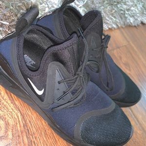 Navy Blue Nike Tennis Shoes